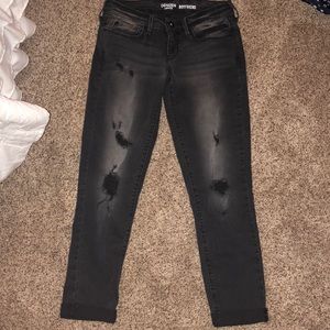 Black Distressed Boyfriend Levi Jeans